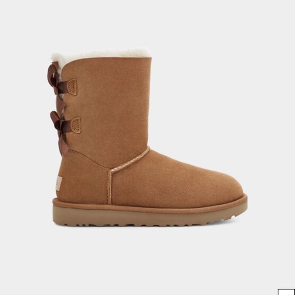 UGG. Bailey Bow - Picture 2 of 4